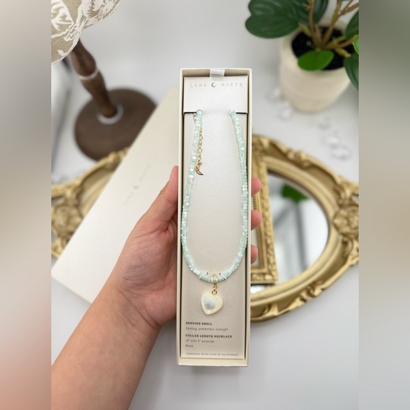 Luna Norte Genuine Shell Heart Beaded Necklace - Picture 4 of 6